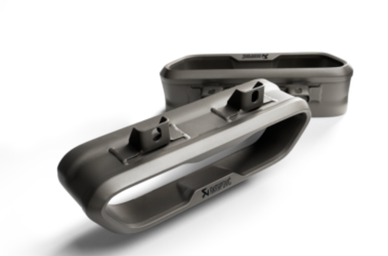 Set de Puntas de Escape Akrapovič Titanio Mercedes-AMG G63 (W465) 2025