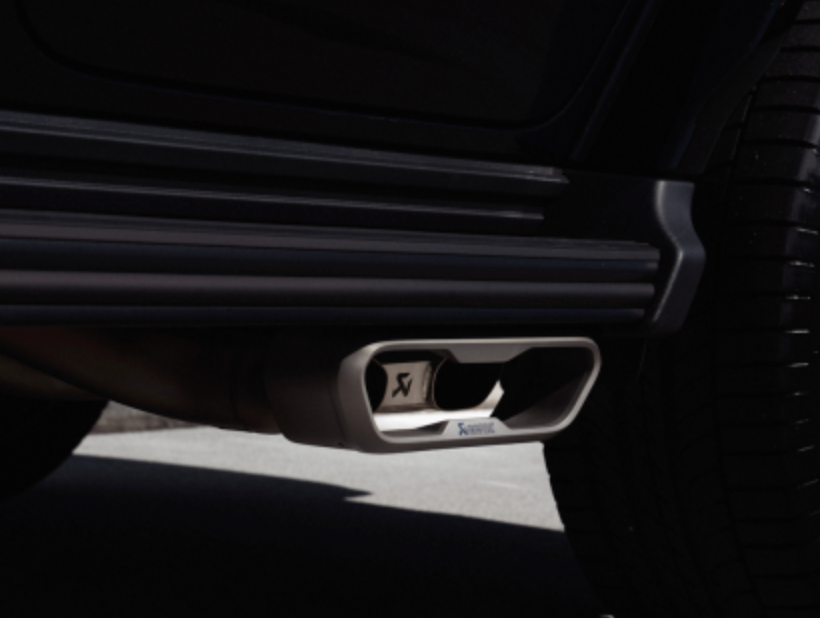 Set de Puntas de Escape Akrapovič Titanio Mercedes-AMG G63 (W465) 2025