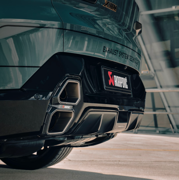 Escape Akrapovic Línea Slip-On (Titanio) BMW XM 2023-2025