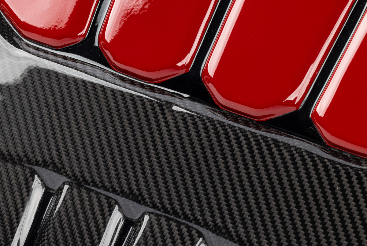 APR Engine Cover - 2.0T EA888.4  Fibra de carbono