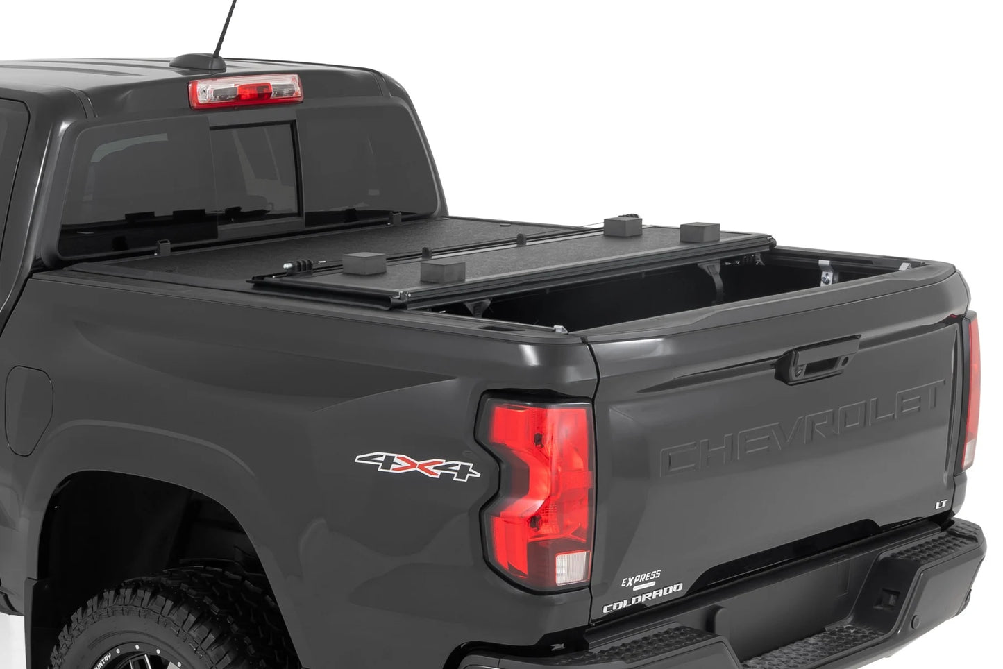 Cubierta de Batea Plegable Rígida (Tri-Fold) Rough Country Chevy/GMC Colorado/Canyon